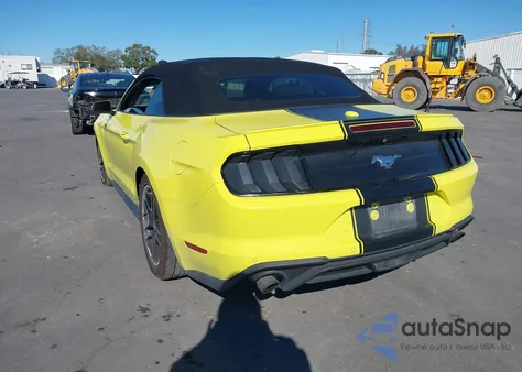 2021 Ford Mustang Ecoboost Premium z USA, uszkodzony, nr VIN 1FATP8UH6M5100934